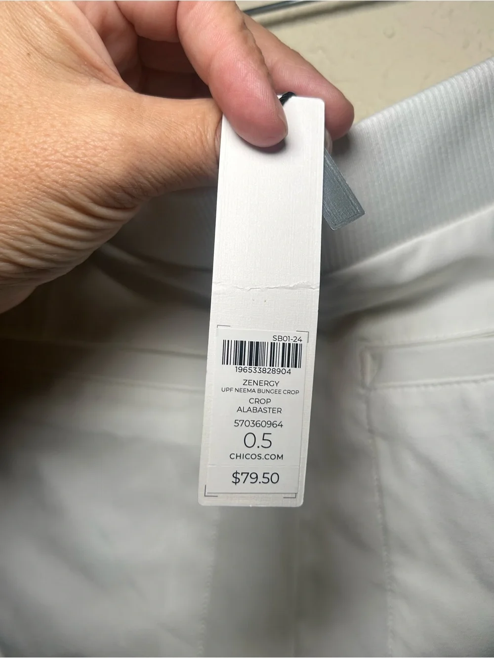 Chicos Zenergy White Performance Zip-Pocket Light Capri Pants Casual Outdoor Fal